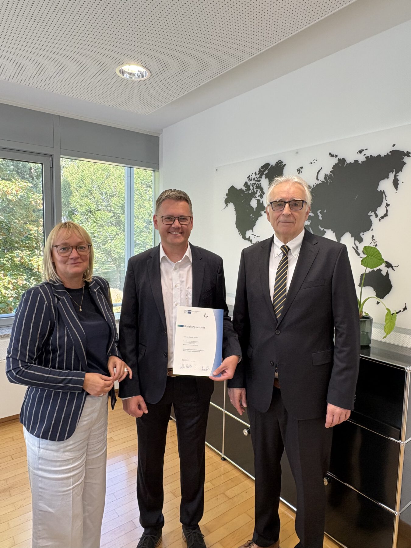 Stephan Schlüter als Sachverständiger für Photovoltaik öffentlich bestellt und vereidigt
